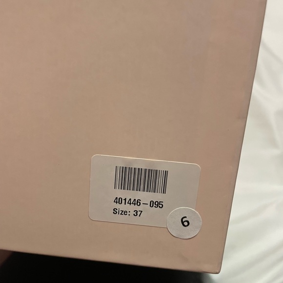 Jimmy Choo Shiny Leather Size 7 Shoe - Picture 10 of 10